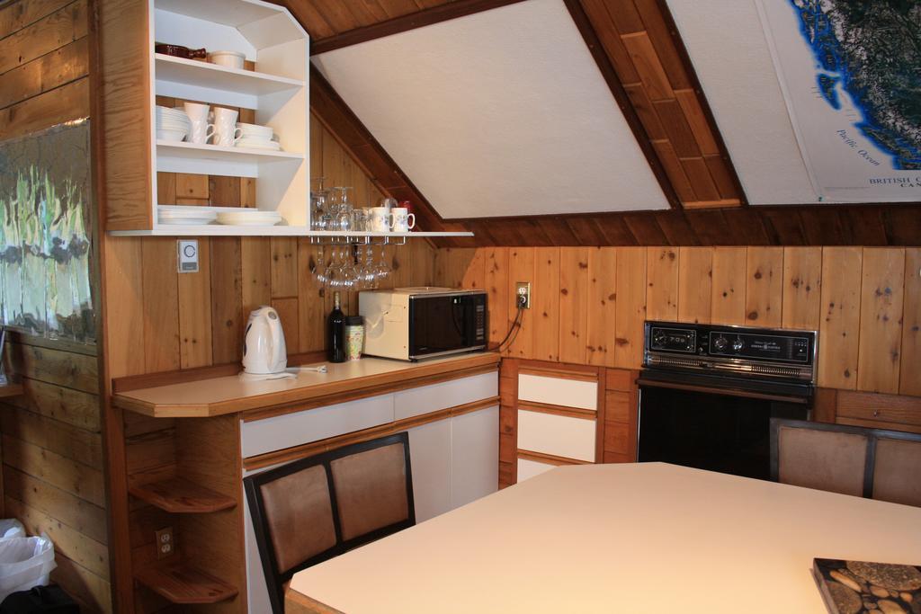 Orca Lodge Sointula Екстер'єр фото