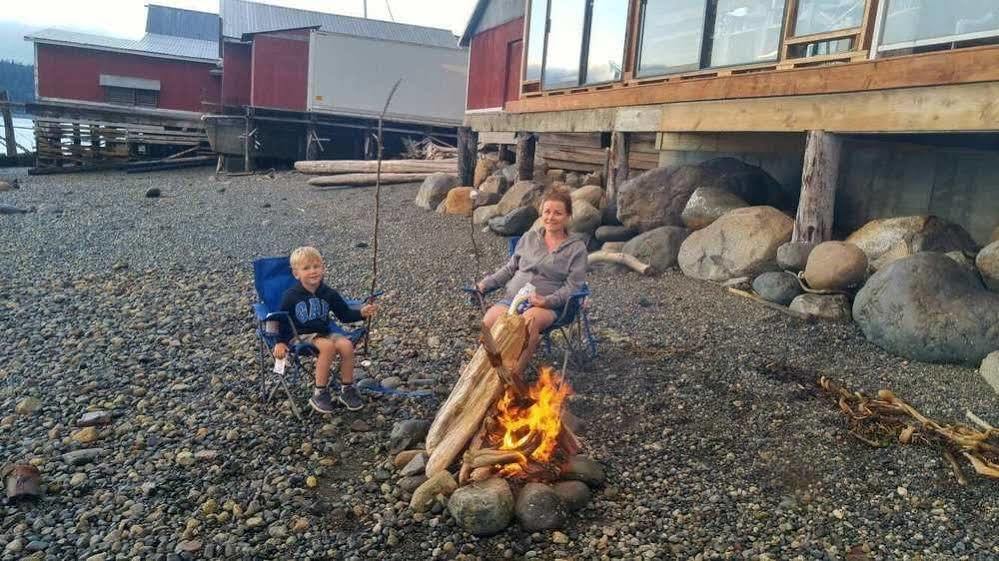Orca Lodge Sointula Екстер'єр фото