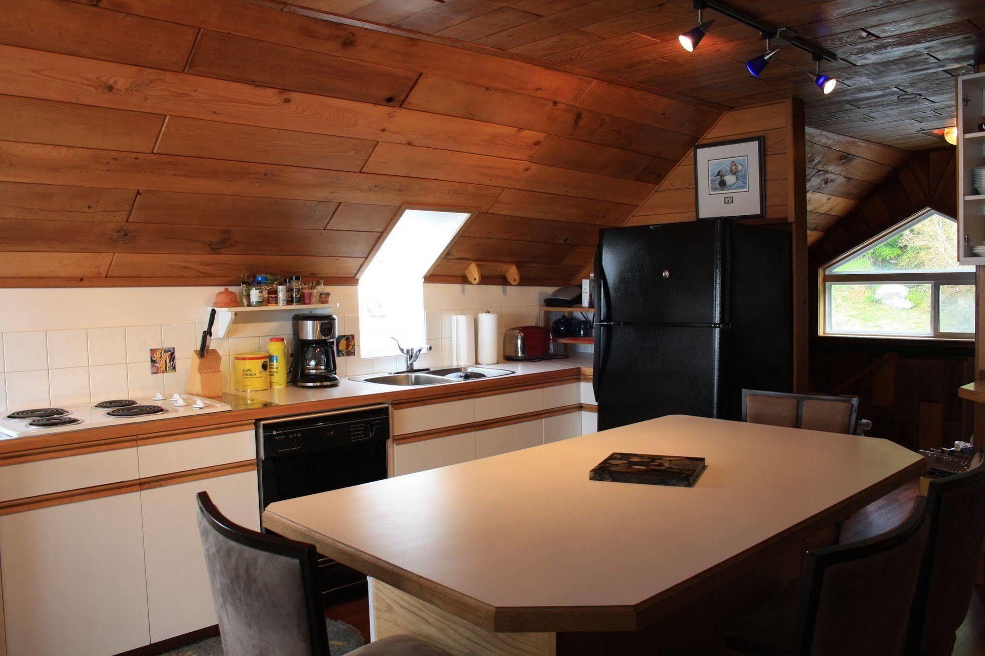 Orca Lodge Sointula Екстер'єр фото